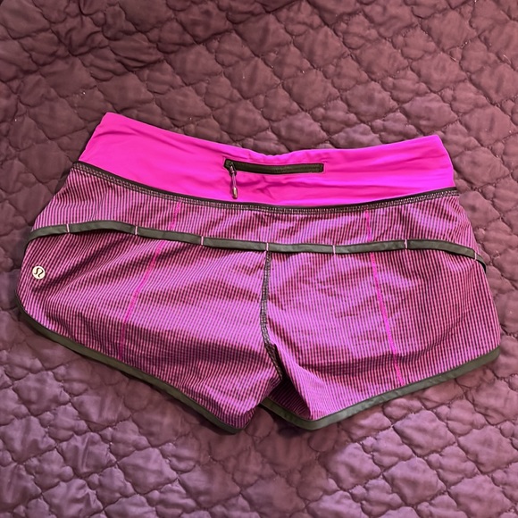 Gently Worn Lululemon Speed Shorts - Picture 2 of 4